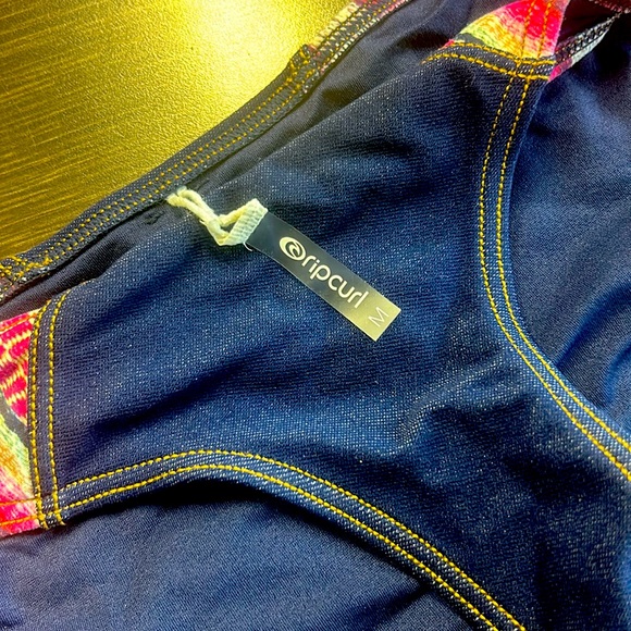 Ripcurl Sz M colorful bikini - Picture 2 of 3